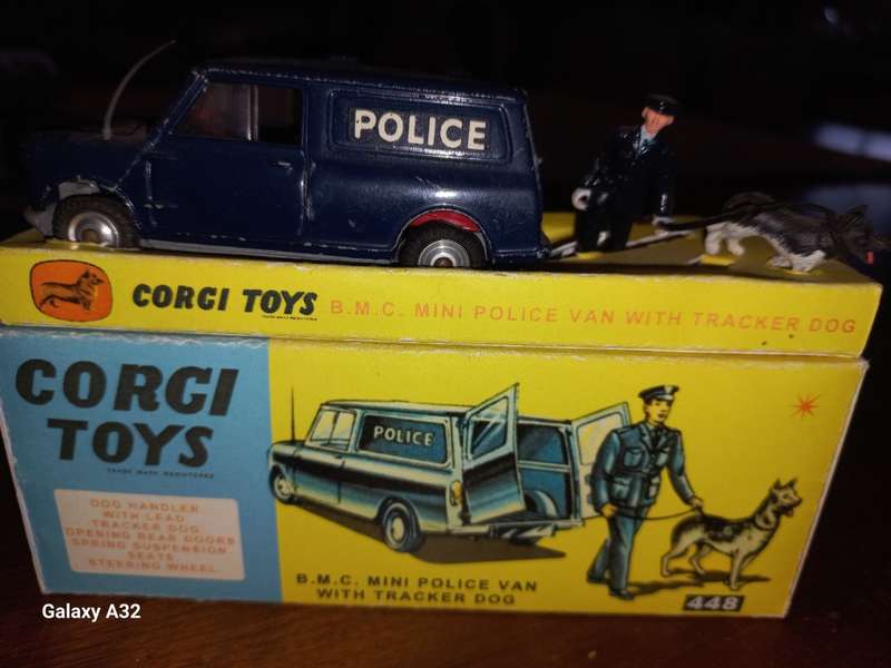 Corgi Mini Police Van no448