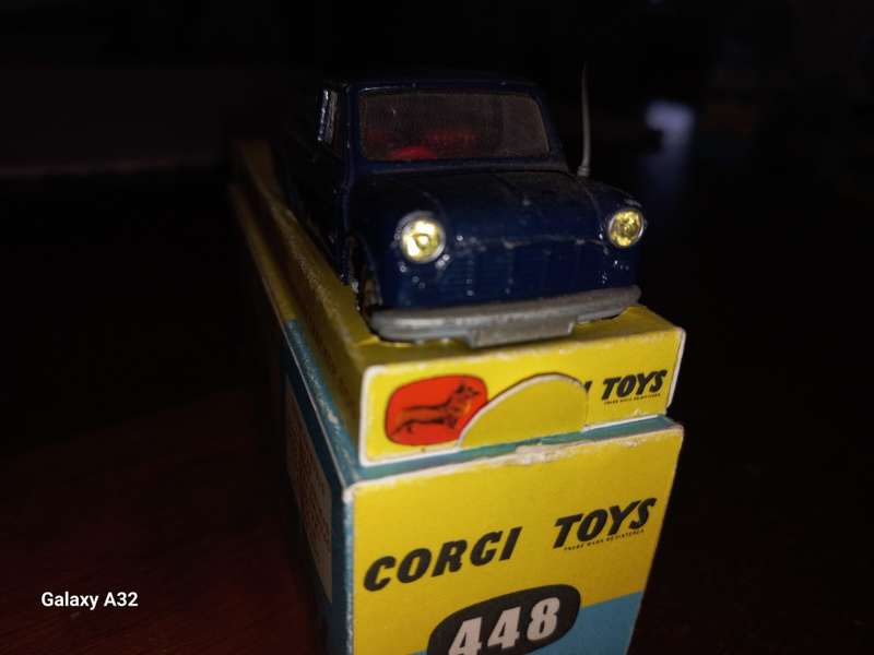 Corgi Mini Police Van no448