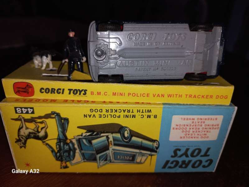 Corgi Mini Police Van no448