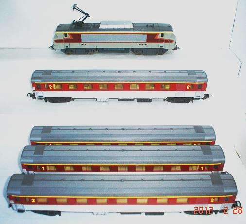 LIMA HO: SNCF Passenger Train Set in good refurbished condition.Not boxed (Made in Italy)