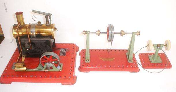MAMOD LIVE STEAM ENGINE: This unit comes with 2x accessories in good working condition.(Made in Eng)