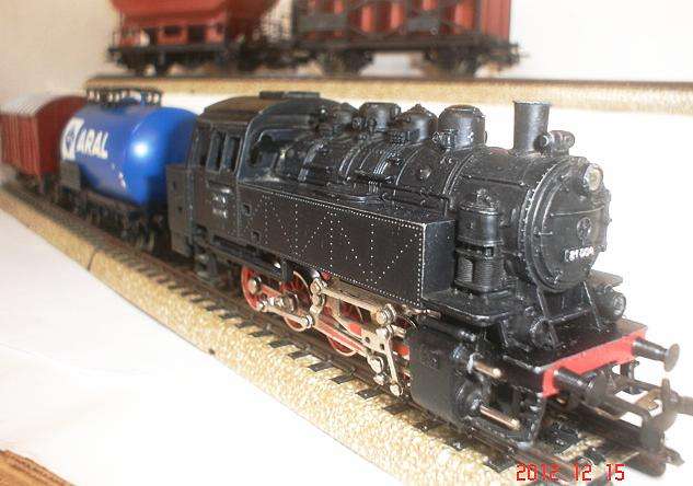 MARKLIN HO TRAIN SET: Ready to run, highly detailed COMPLETE train set . (West Germany)