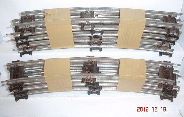 MECANO HORNBY PRE-WAR ZERO SCALE:Very Rare, 9pc Curved Metal track.(Made in England)