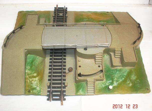 LIMA HO: Mechanical Swing Bridge with auto train-stop in a fair condition. Not Boxed (Made in Italy)