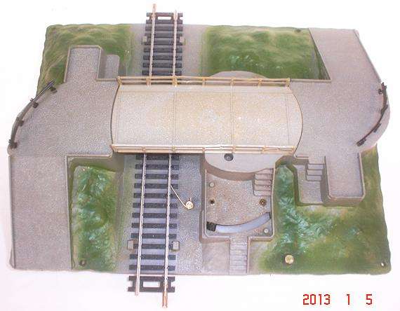 LIMA HO: Mechanical Swing Bridge with auto train-stop in a good condition. Not Boxed (Made in Italy)