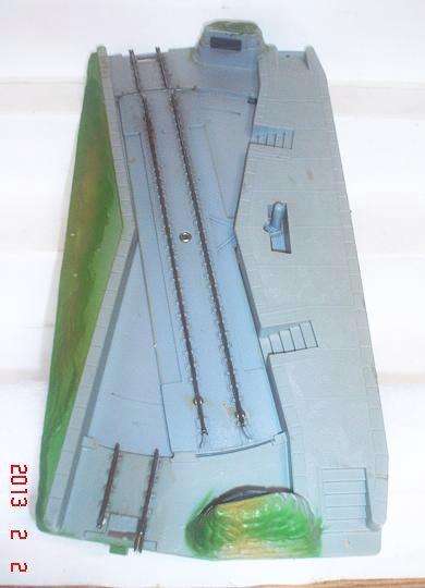 LIMA HO: Manual Track Switching platform in a fair unboxed condition. (Made in Italy)