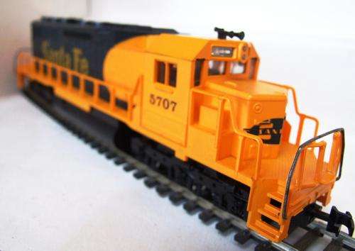 MEHANO HO: SANTA FE American Freight Diesel Locomotive in a like new unboxed condition(Jugoslavia)