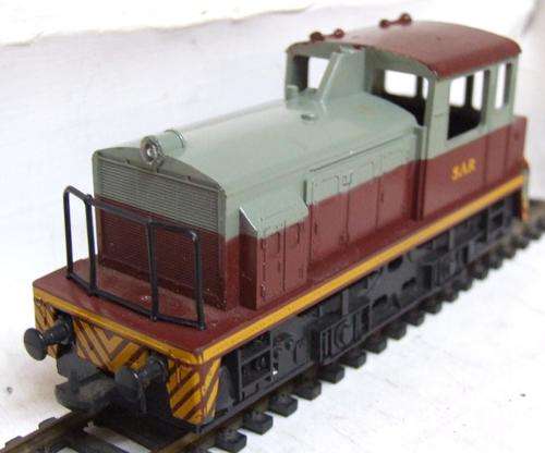 LIMA HO: SAR Lighted Diesel Shunter Locomotive in good operating unboxed condition (Italy)