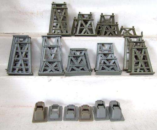 LIMA HO SCRAPYARD: 32pc Brige Pilon scrapyard for repair or spares. Sold as scrap