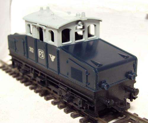 LIMA HO: FS Blue Shunter Locomotive in good unboxed condition (Italy)