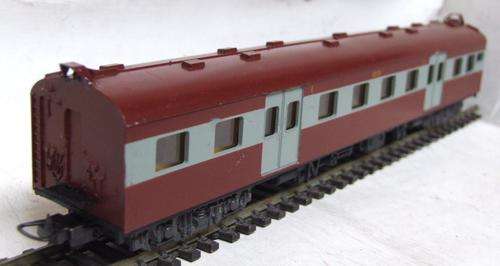LIMA HO: SAR Suburban 1st Class Passenger Car in a very good unboxed condition (Italy)