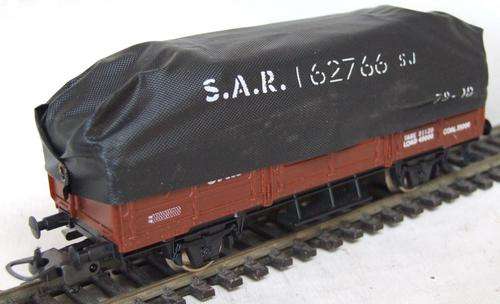 LIMA HO: SAR ES Open Freight Wagon with tarpaulin in good unboxed condition (Italy)