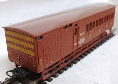 LIMA HO: SAR V8 Guards Van in good unboxed used condition(Made in Italy)