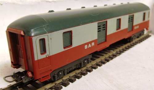 LIMA HO: SAR Vintage Junior Baggage Car in good unboxed condition(Italy)