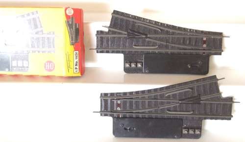 FLEISCHMANN HO : 1x Set of Manual LH+RH Turnouts in very good boxed condition (W Germany)