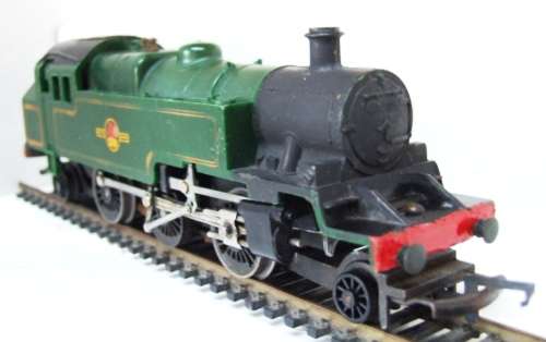 TRI-ANG OO: 2-6-2 BR-59 Tank Steam Locomotive with smoker unit in good boxed condition (G Britain)