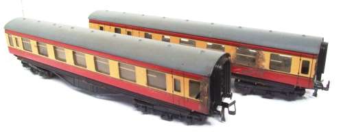 TTR OO: 2pc Vintage All Metal 3 Rail Passenger Coaches sold as SCRAP (England)