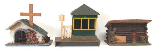 SCENERY HO: 3x Small Trackside Buildings in fair unboxed condition