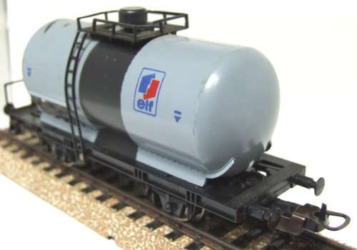 LIMA HO: Vintage ELF Oil  Tanker Wagon in good unboxed condition (Italy)
