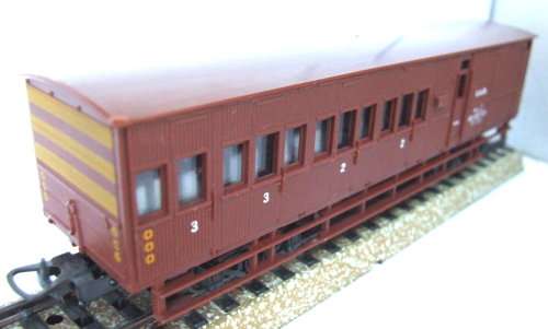 LIMA HO: SAR V8 Guards Van in good unboxed used condition(Made in Italy)