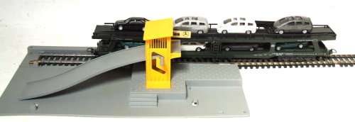 LIMA HO: Autotransporter Loading/Unloading Dock in very good complete unboxed condition(Italy)