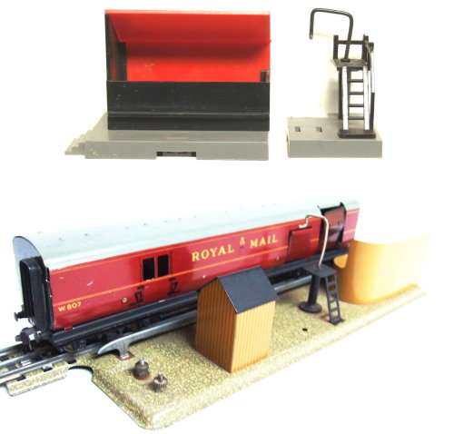 HORNBY OO: English Baggage Car Accessories in good used & unboxed condition (Britain)
