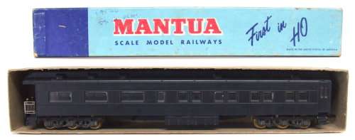 MANTUA HO: Vintage Observation/Passenger Car in very good boxed condition (USA)