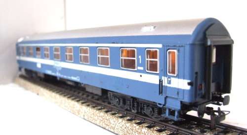 SCHICHT(PEKO) HO: Detailed MAV 1st Class Passenger Coach in Very Good un-boxed condition