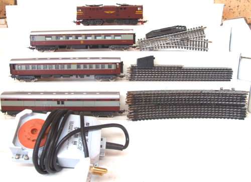 LIMA GOLDEN SERIES HO Complete Trans Karoo Train Set in good un boxed condition Italy bobshop .za