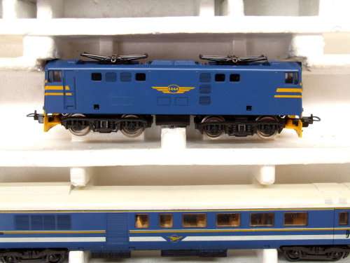 LIMA HO:  Complete SAR Blue Train Set (2128 FB) in LIKE NEW boxed condition (Italy)