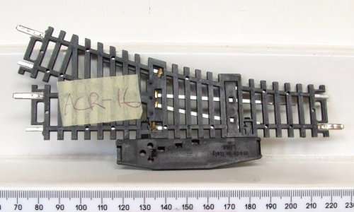 LIMA HO/OO: Manual Left Hand Point(403051) in Very Good un-boxed condition.(Italy)