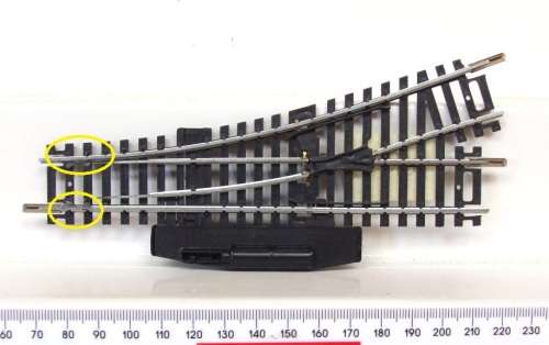 LIMA HO/OO: Manual Left Hand Point(403051) in Very Good un-boxed condition.(Italy)