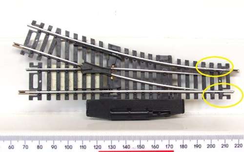 LIMA HO/OO: Manual Right Hand Point(403050) in Very Good un-boxed condition.(Italy)