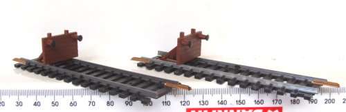 LIMA HO: Metal/Plastic Track End(403025) in Good un-boxed condition.(Italy)