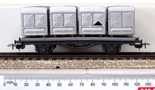 LILIPUT HO: Vintage Multi Tanker wagon in good un-boxed condition (Austria)