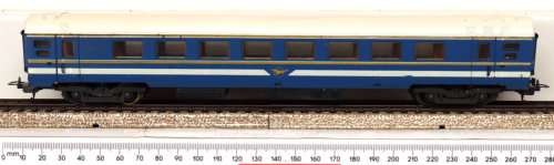 LIMA HO: Blue Train Passenger Coach  in fair to good un-boxed condition(Italy)