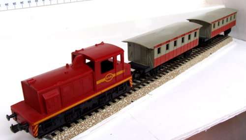 LIMA HO:  SAR "KLERKSDORP" Junior  Passenger Train Set (10 1310) in good boxed condition (Italy)