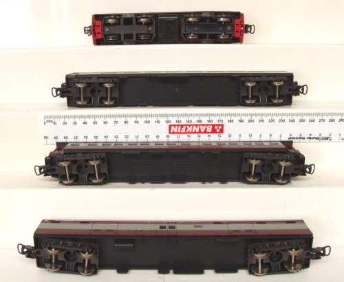 LIMA HO: Upmarket SAR "TRANS KAROO" Passenger Train Set in very good un-boxed condition (Italy)