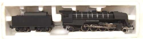 LIMA HO: SAR Lookalike  2-8-2  Steam Locomotive + Tender in good boxed, used condition (Italy)