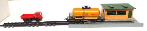 LIMA HO: RARE Rolling Stock Road Transporter with Shell Tanker in Good un-boxed condition(Italy)