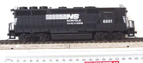BACHMANN HO: Detailed N&S EMD GP 50 High Nose Locomotive in  VERY Good boxed condition (China)