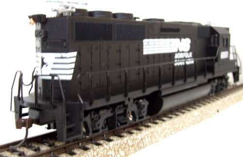 BACHMANN HO: Detailed N&S EMD GP 50 High Nose Locomotive in  VERY Good boxed condition (China)