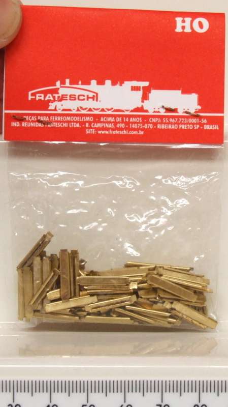 FRATESCHI ACC HO: 50 per pack Rail Joiners(Fishplates) in new Carded condition.(Brazil)