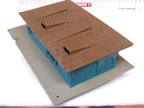 LIMA SCENERY HO: Freight Depot in Good Used Un-boxed condition (Italy)