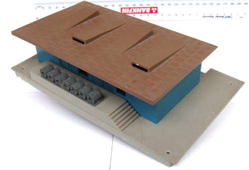 LIMA SCENERY HO: Freight Depot in Good Used Un-boxed condition (Italy)