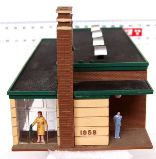 SCENERY HO: Large Factory Complex in Fair Used Assembled un-boxed condition.
