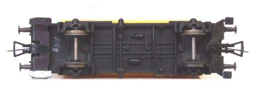 FLEISCHMANN HO: DB Vintage SHELL Gas Tanker in Good un-boxed condition (GERMANY)