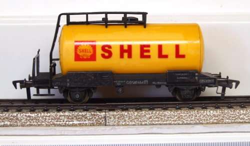 FLEISCHMANN HO: DB Vintage SHELL Gas Tanker in Good un-boxed condition (GERMANY)