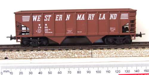 ATHEARN HO: WM American 2Bay Hopper with Operating Unload Hatches in Good used & unboxed condition