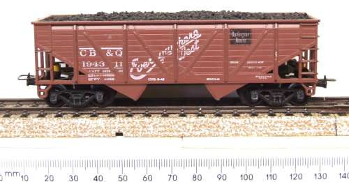 ATHEARN HO: CB&Q American 2Bay Hopper with Coal Load in Good used & unboxed condition
